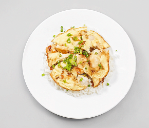 Фотография рецепта Оякодон (японский омлет с рисом и курицей)