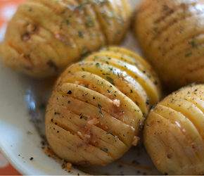 Фотография рецепта Печеный картофель с розмарином и оливковым маслом