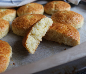 Фотография рецепта Сырные булочки на кефире (Buttermilk Biscuits)