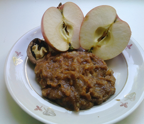 Фотография рецепта Фруктовое пюре из компотной гущи с медом и орехами