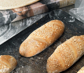 Фотография рецепта Багеты из семолины с кунжутом