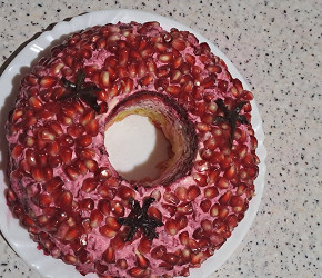 Фотография рецепта «‎Гранатовый браслет» с черносливом и копченой куриной грудкой
