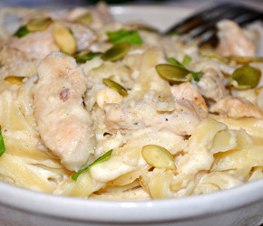 Фотография рецепта Паста альфредо с курицей по-домашнему