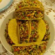 Тако с мясом и овощами
