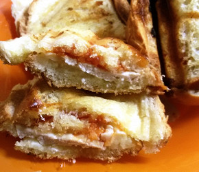 Фотография рецепта Сэндвич с курицей, помидорами и красным луком