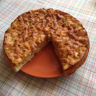 Яблочная быстрая шарлотка