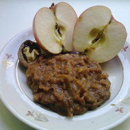 Фруктовое пюре из компотной гущи с медом и орехами
