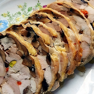 Рулет куриный с грибами