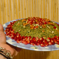 Фотография рецепта Салат из курицы, грецких орехов и зелени с гранатом автор Алёна Казавчинская