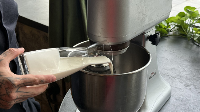 Фото шага рецепта Рисовые хлопья с манго 189860 шаг 2