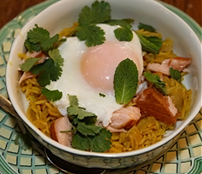 Фотография рецепта Кедгери (копченая семга с рисом, луком и яйцом)