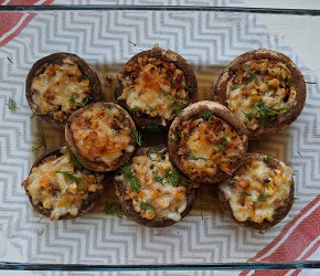 Фотография рецепта Шампиньоны с куриным фаршем и сулугуни