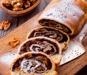 Фотография рецепта Штрудель с маком, орехами и курагой