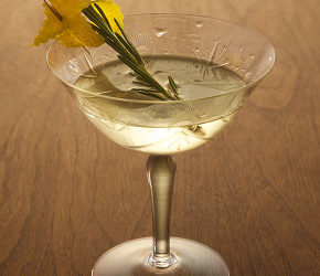 Фотография рецепта Коктейль «Копченый мартини» (Smoky Martini)