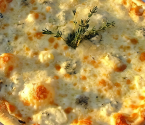 Фотография рецепта Пицца с сыром Дор-блю и ананасами