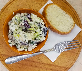 Фотография рецепта Салат из цветной капусты с шампиньонами и фасолью