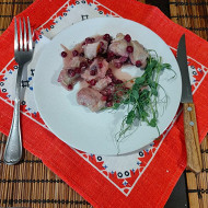 Мясо с брусникой