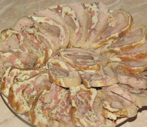 Фотография рецепта Рулет из фаршированной курицы