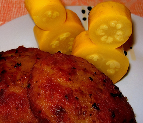 Фотография рецепта Золотистые котлеты из трех видов мяса