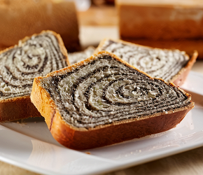 Фотография рецепта Пышный пирог с сочной маковой начинкой и изюмом