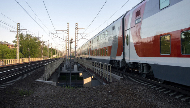 Двухэтажный поезд «Москва — Воронеж» насмерть сбил мужчину — Рамблер/авто