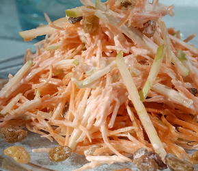 Фотография рецепта Салат из моркови с яблоком