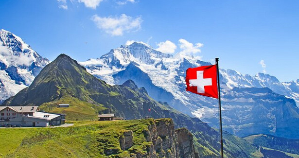 Швейцарский депутат заявила о потере страной нейтрального статуса из-за санкций