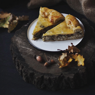 Закрытый пирог с курицей и грибами