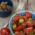 Фотография рецепта Салат сальса с помидорами и зелеными оливками автор Meet At Global Kitchen