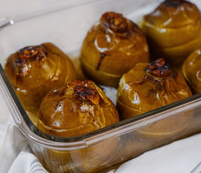 Фотография рецепта Печеные яблоки с медом и курагой