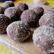 Пирожное «Картошка» с коньяком и грецкими орехами.