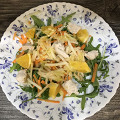 Фотография рецепта Салат с куриной грудкой, рукколой и апельсином автор Мария