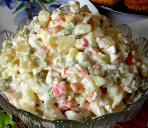 Фотография рецепта Салат из крабовых палочек с картофелем и морковью