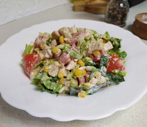 Фотография рецепта Салат с пекинской капустой, курицей и помидорами