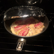Куриные рулетики в беконе с сыром