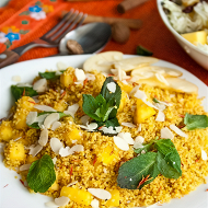 Кускус с манго, мятой и куркумой
