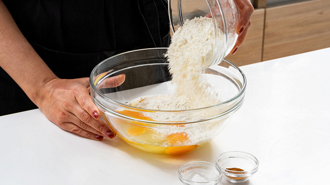 Фото шага рецепта Простая шарлотка 190413 шаг 2