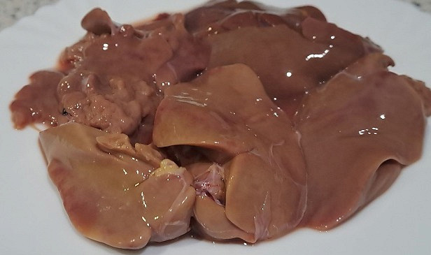 Фото шага рецепта Паштет из куриной печени с яблоками на сковороде 190605 шаг 7