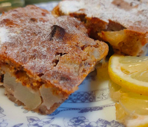 Фотография рецепта Пирог с грушами, орехами и шоколадом