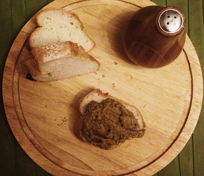 Фотография рецепта Паштет из куриной печени с яблоком и сливками