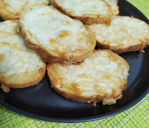 Фотография рецепта Чесночные гренки с сыром