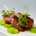 Фотография рецепта Каре исландского ягненка на гриле с соусом Зуко автор Forum Restaurant Group