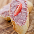 Фотография рецепта Паштет из куриной печени с чесноком и тимьяном автор Ольга Худина
