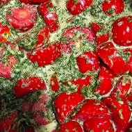 Помидоры в маринаде из зелени