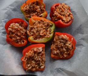 Фотография рецепта Сладкие перцы, запеченные с мясом и рисом