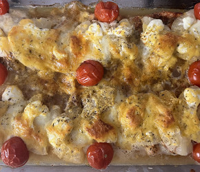 Фотография рецепта Куриное филе, запеченное с ананасами и коктейльными томатами