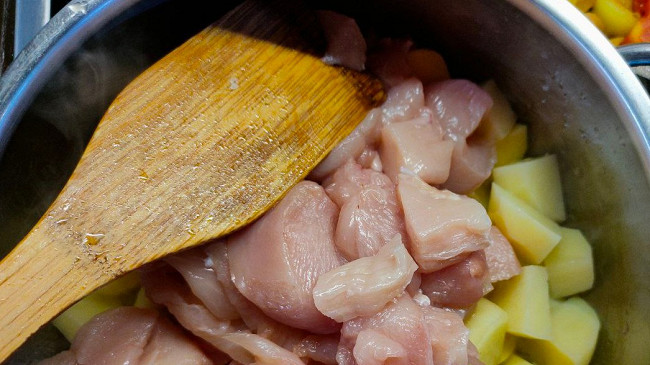 Фото шага рецепта Жаркое из курицы с овощами 174532 шаг 7