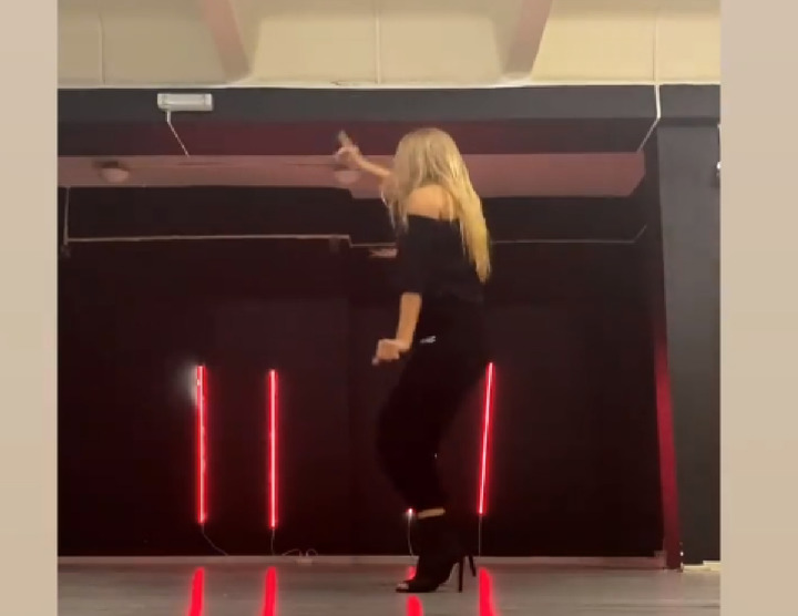 навка день рождения пескова. песков был на вечеринке у ивлевой. бедрос и филипп киркоров. настя ивлеева и николай басков. навка и день рождения пескова дмитрия.