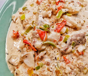 Фотография рецепта Жареная кето-треска с овощами и сливками