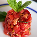 Фотография рецепта Клубника с фисташками автор EatAndBe Ru